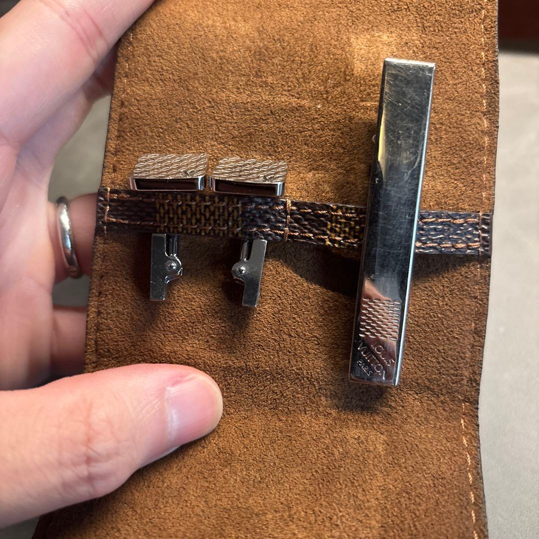 Louis Vuitton ネクタイピンとカフスセット