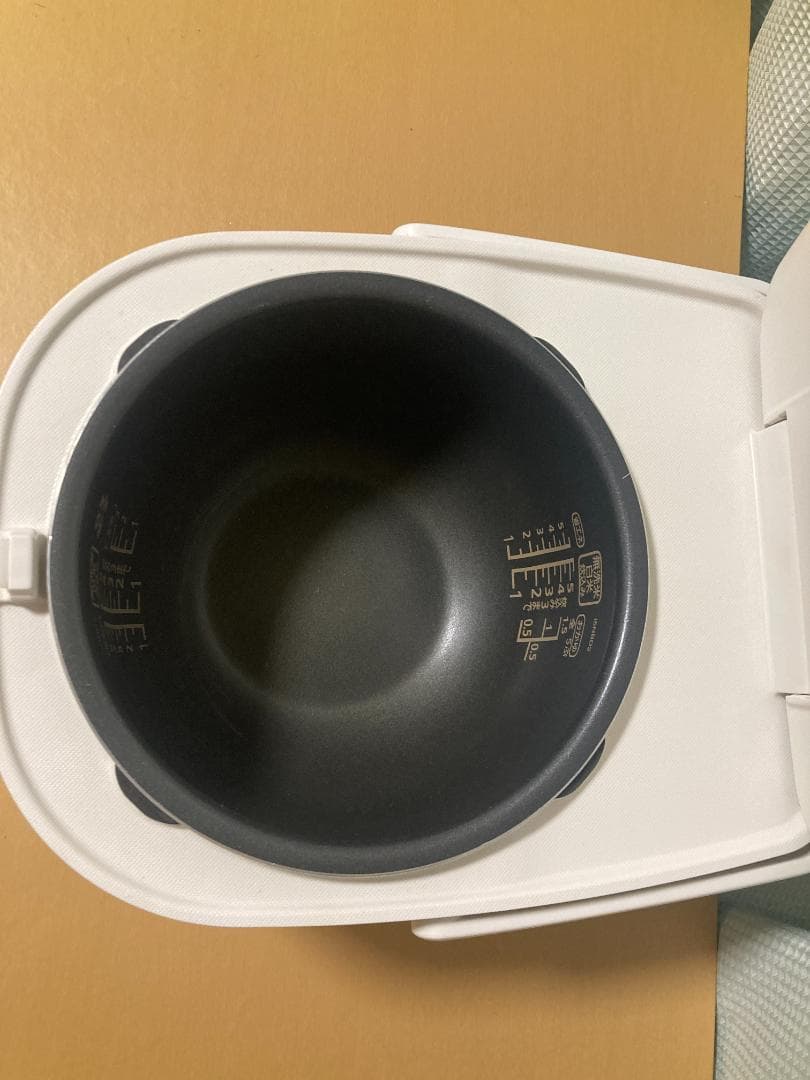 ★美品★アイリスオーヤマ ERC-IE50-W IH　5.5合炊き 2019年製