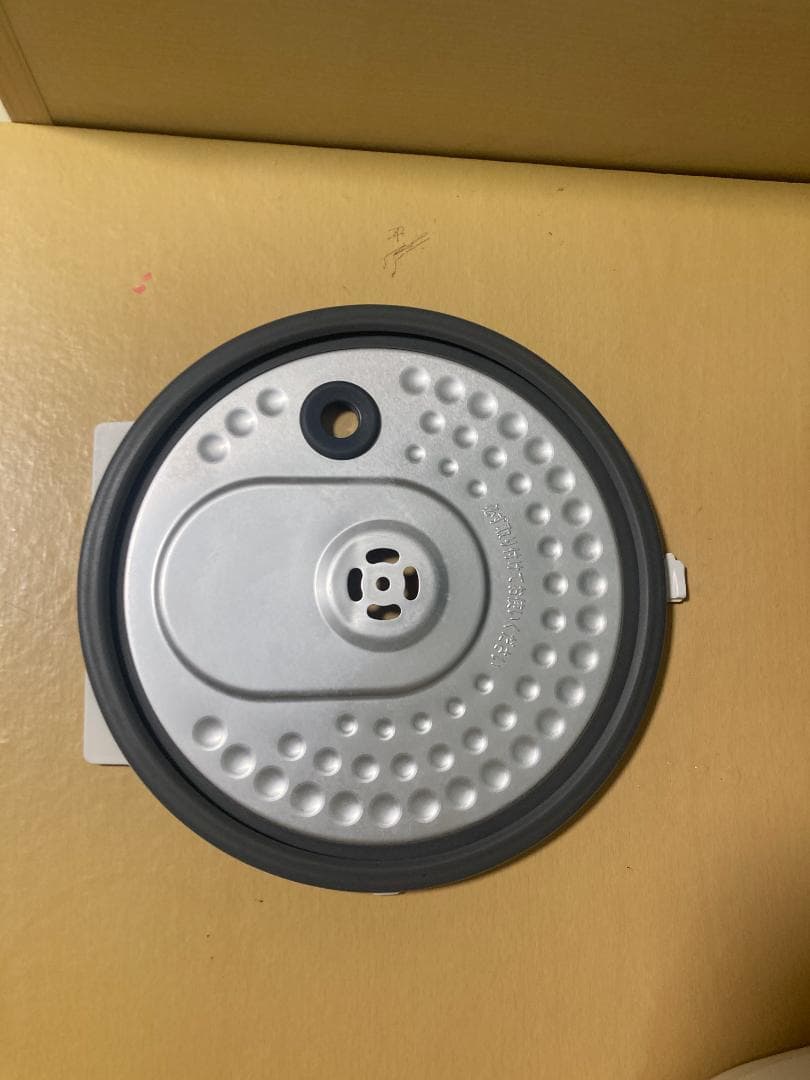 ★美品★アイリスオーヤマ ERC-IE50-W IH　5.5合炊き 2019年製