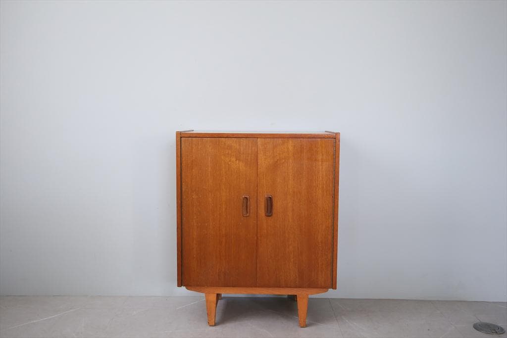 英国アンティークチークキャビネット/木製サイドボード/キッチン収納(91-160