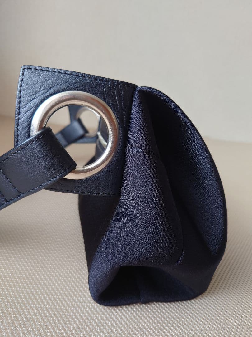 Kawa-Kawa 日本製WETボディバッグ　ブラックM