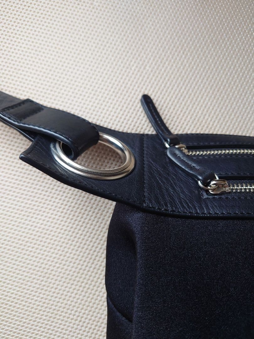 Kawa-Kawa 日本製WETボディバッグ　ブラックM