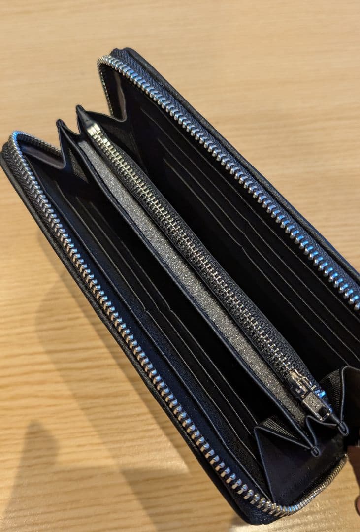 前川印伝パッチワーク長財布　黒ベースに青