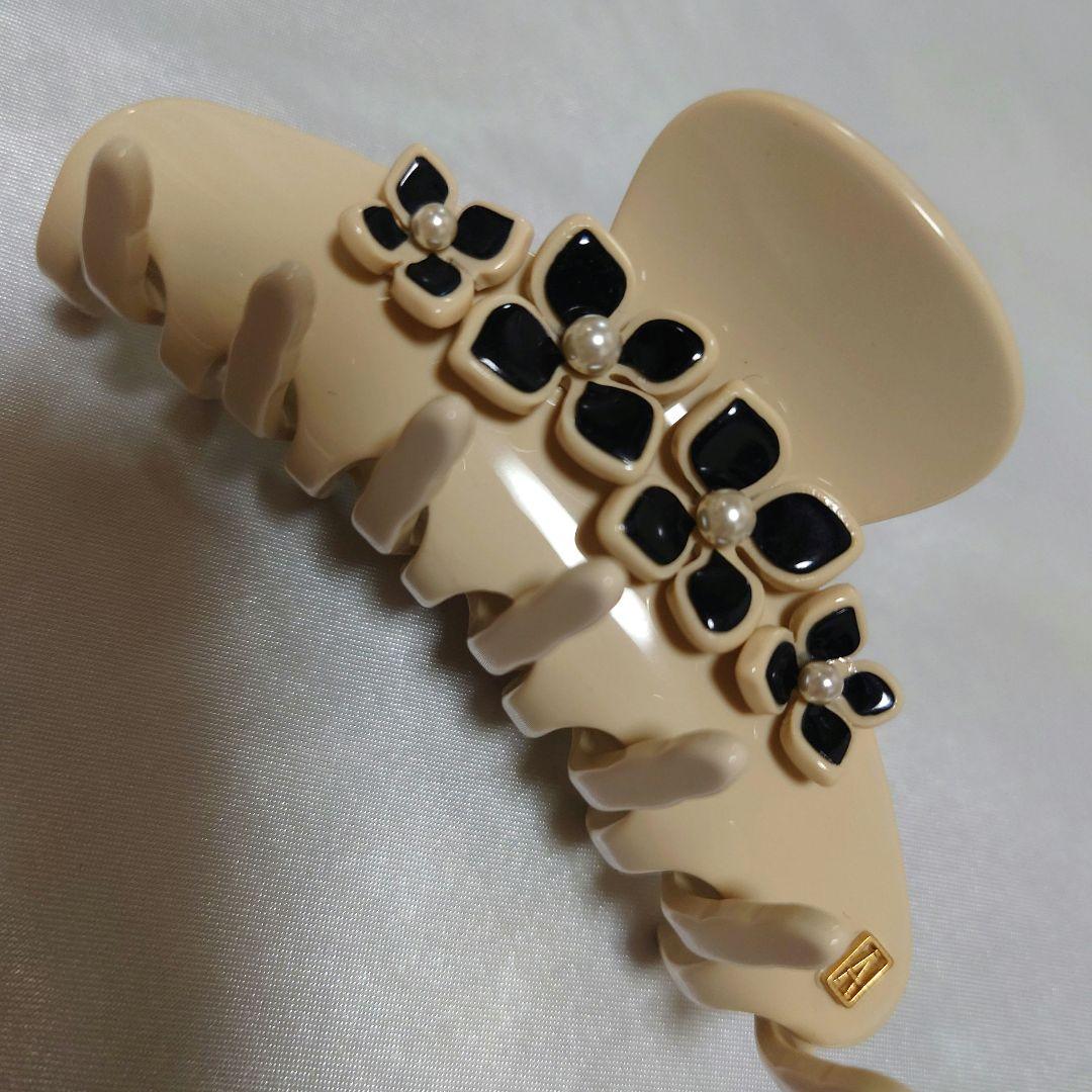 アレクサンドルドゥパリ　フラワーモチーフクリップ