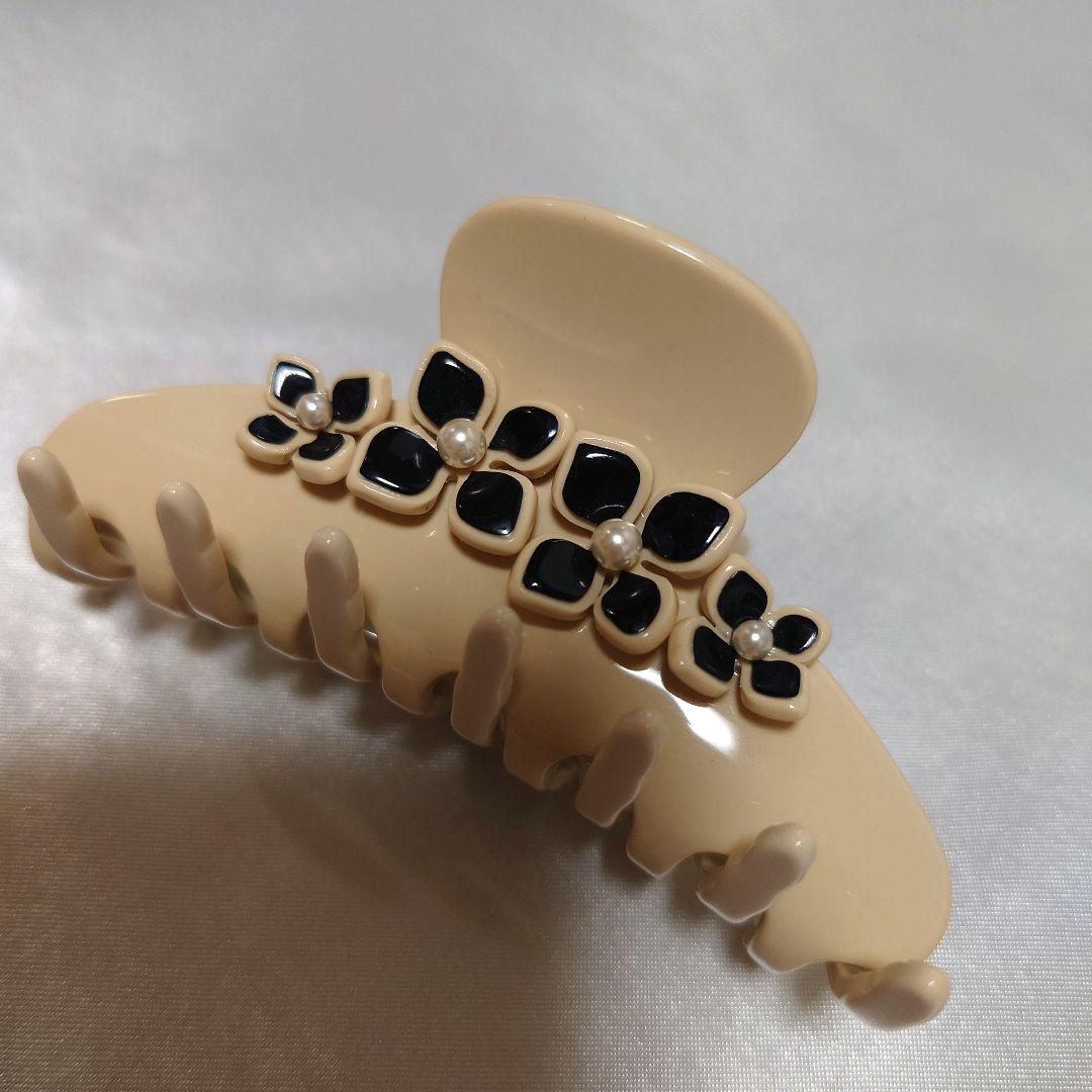 アレクサンドルドゥパリ　フラワーモチーフクリップ