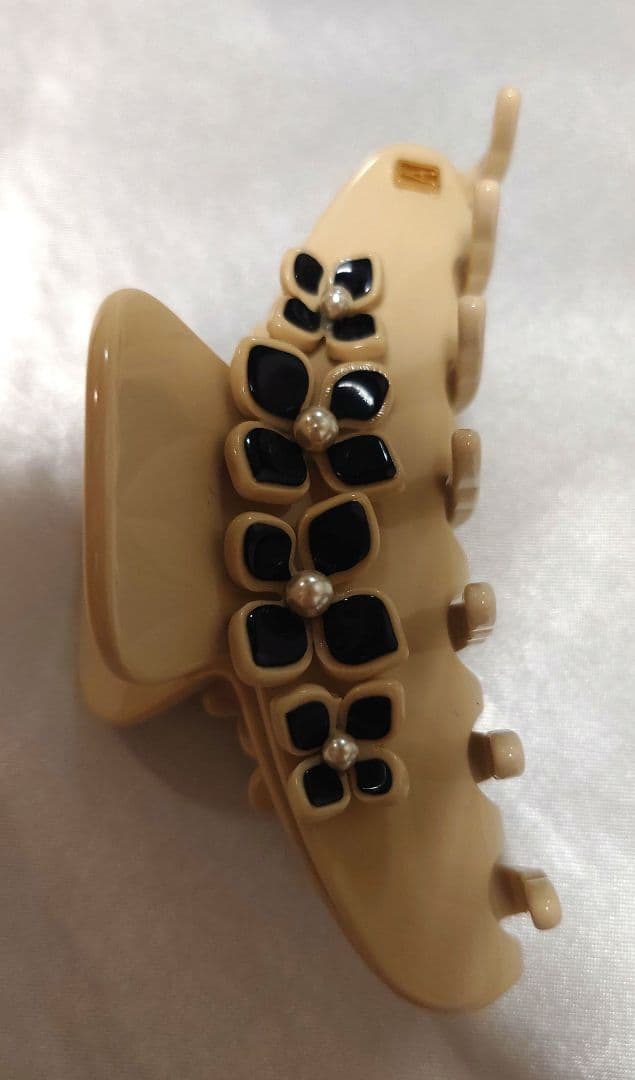 アレクサンドルドゥパリ　フラワーモチーフクリップ