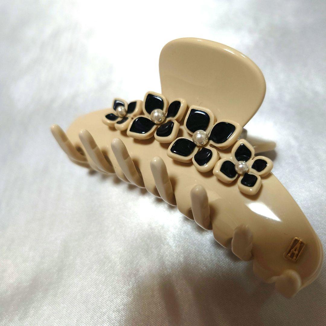 アレクサンドルドゥパリ　フラワーモチーフクリップ