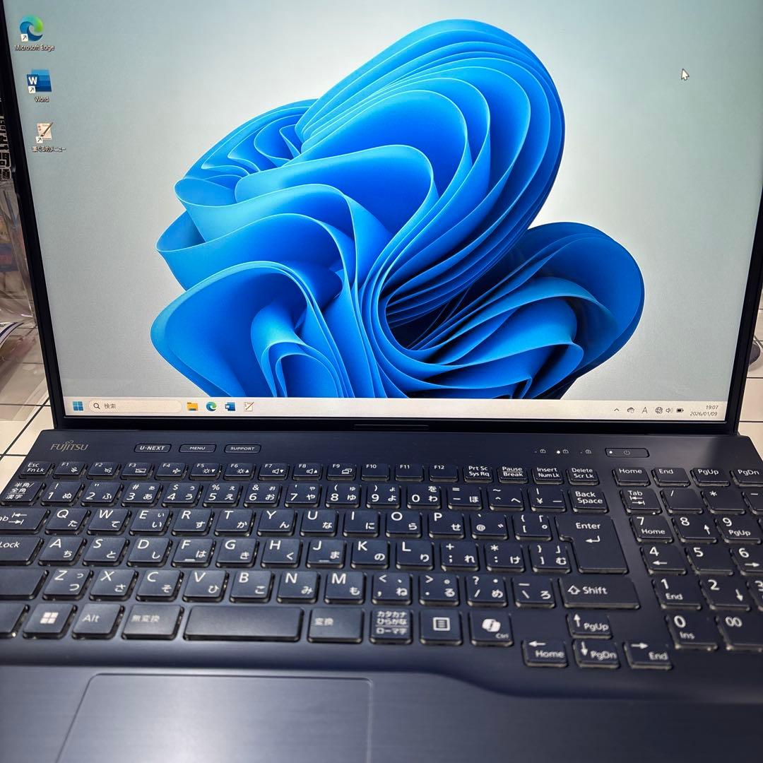 【美品】FMV LIFEBOOK AH50/K1 2025年モデル i7搭載