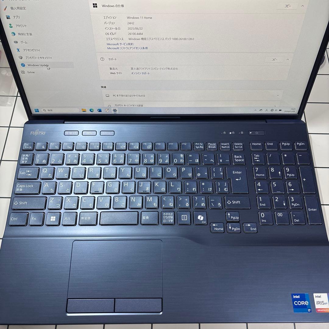 【美品】FMV LIFEBOOK AH50/K1 2025年モデル i7搭載