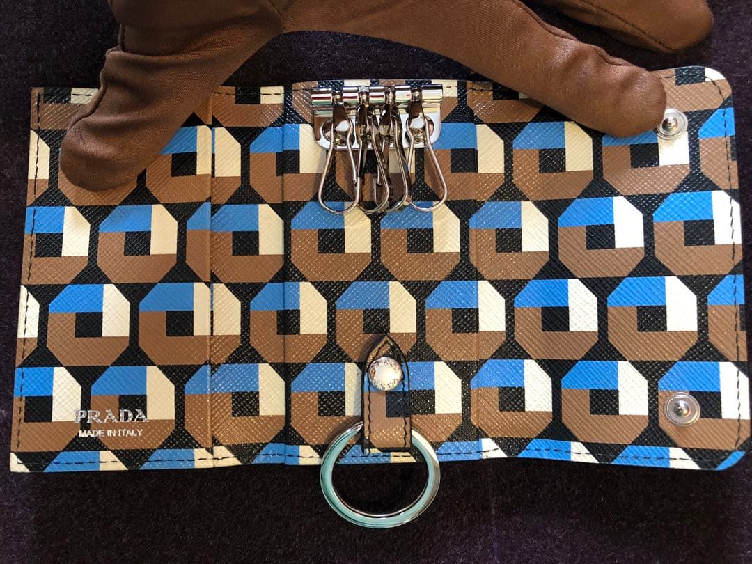 3*0様 PRADA サフィアーノレザー キーケース