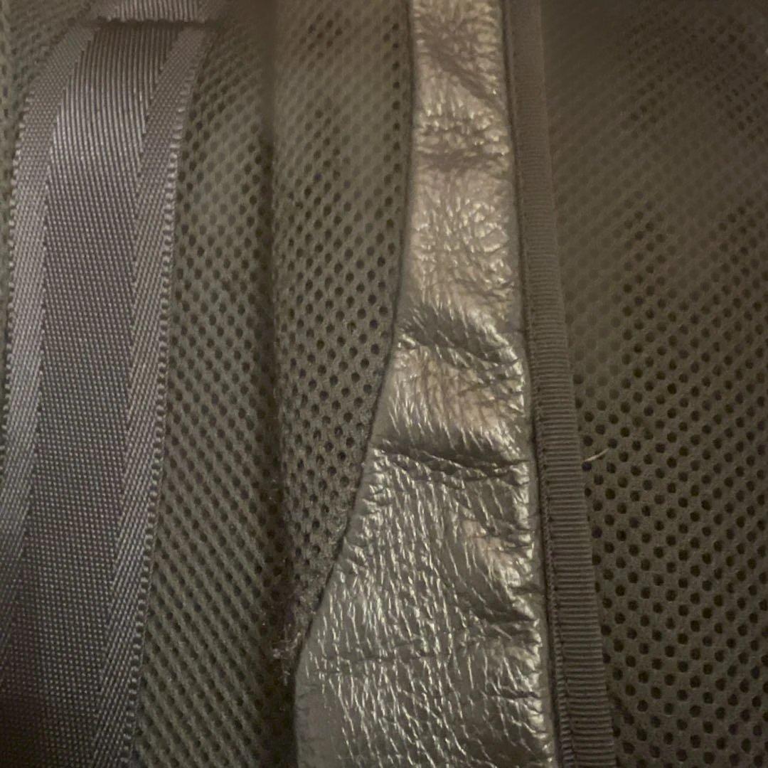 ultima 黒 レザー リュック