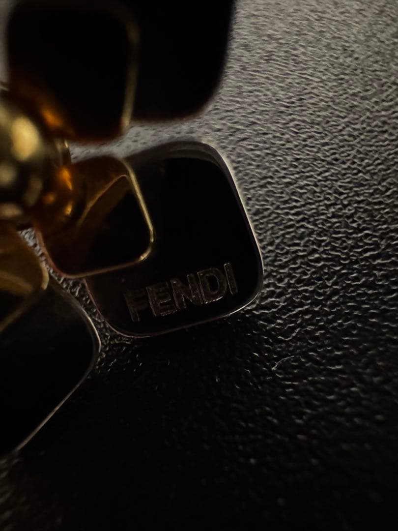 Fendi フラワーピアス シルバー ゴールド