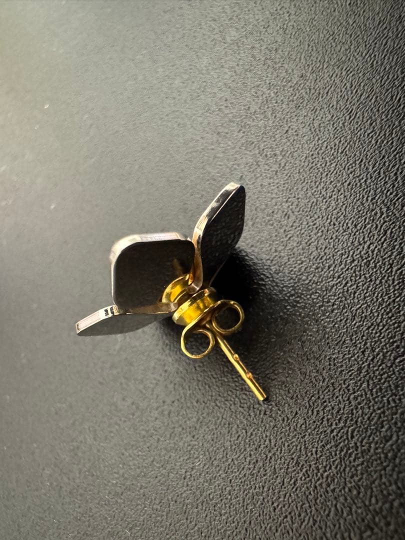 Fendi フラワーピアス シルバー ゴールド