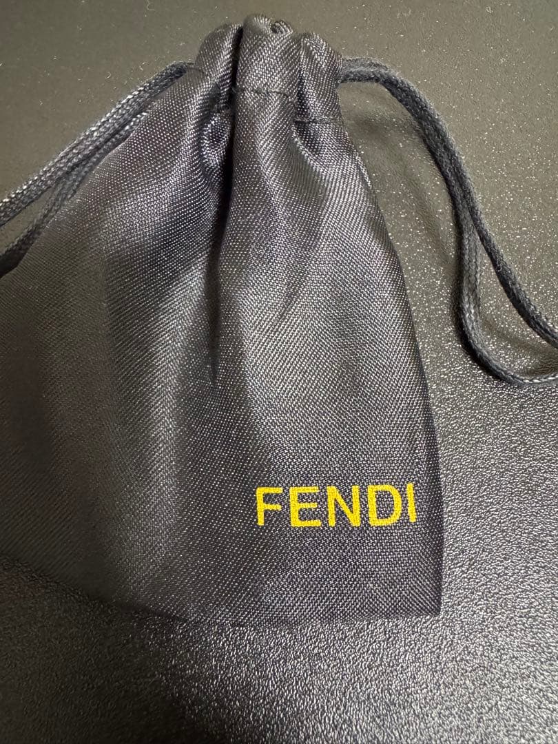 Fendi フラワーピアス シルバー ゴールド