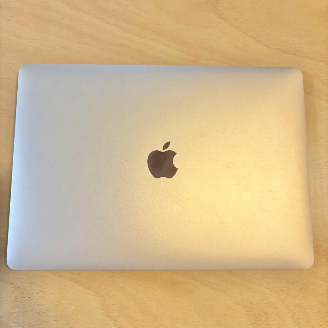 MacBook Air 《Apple M1チップ搭載13インチ》