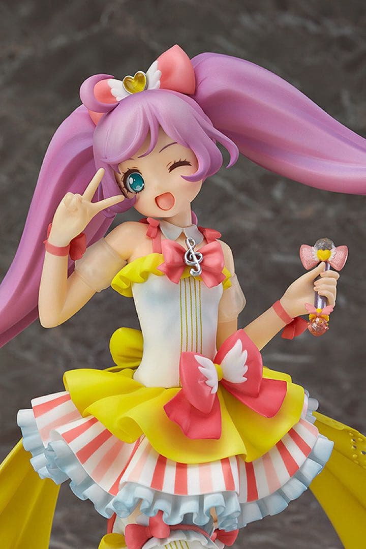 真中らぁら　フィギュア　かしこま