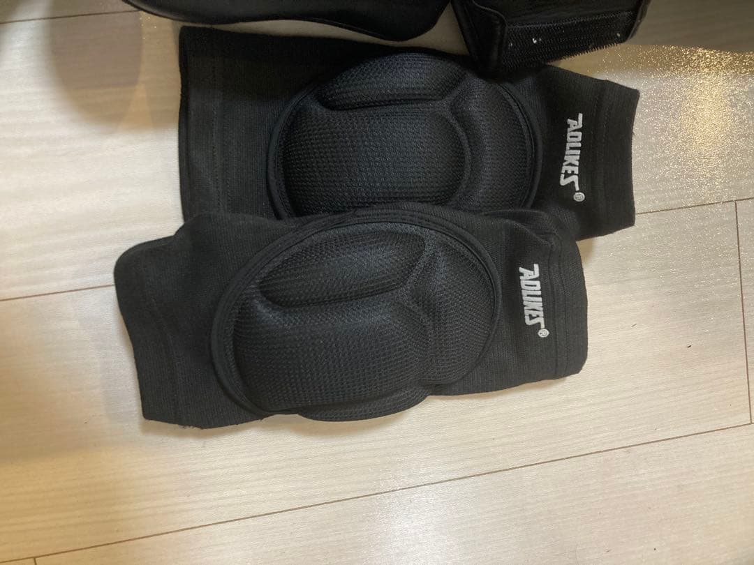 キックボクシング　格闘技　Adidas ボクシンググローブ ミットセット(鞄付)