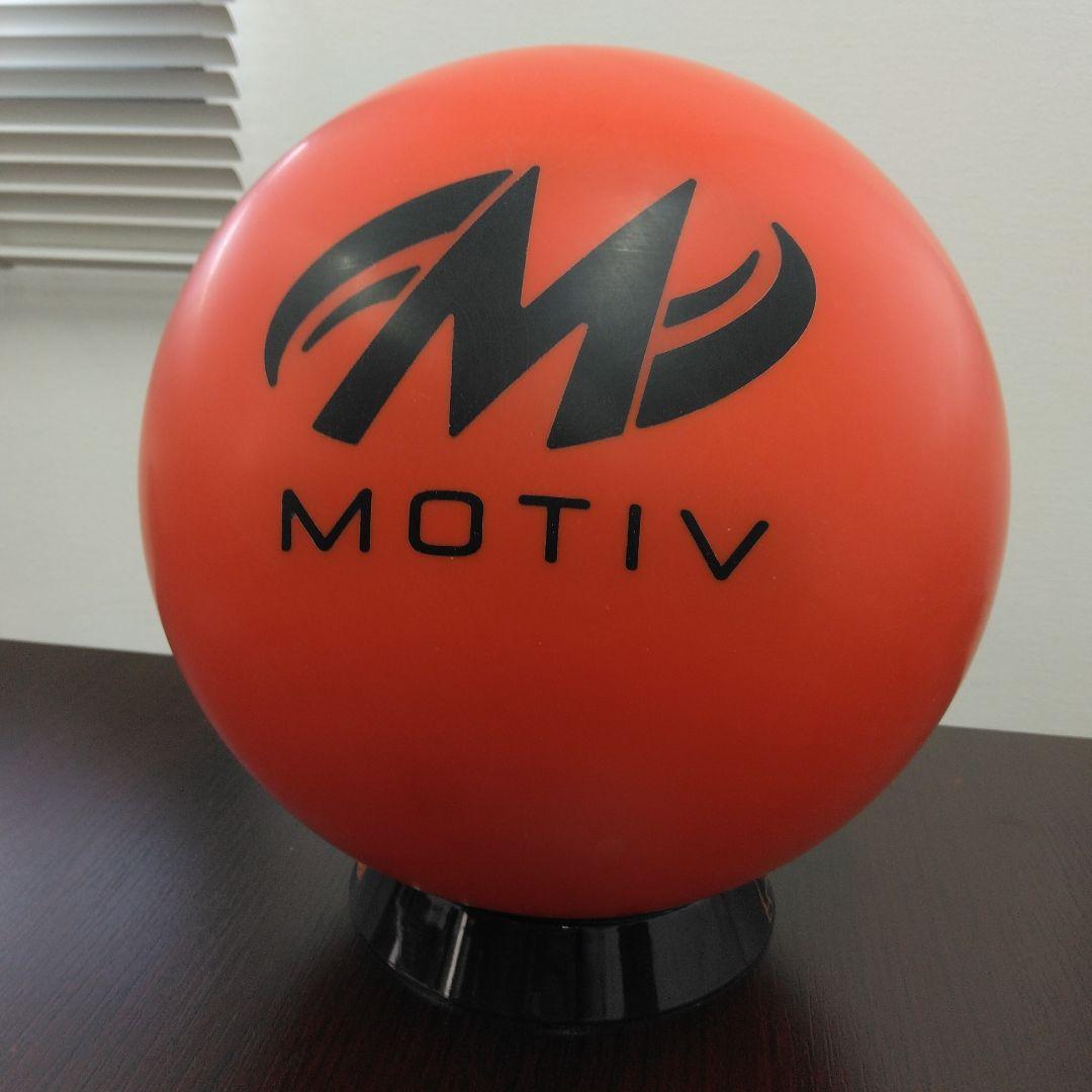 MOTIV REVOLT オレンジ ボウリングボール