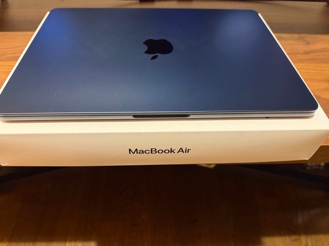 Apple MacBook Air ミッドナイト本体