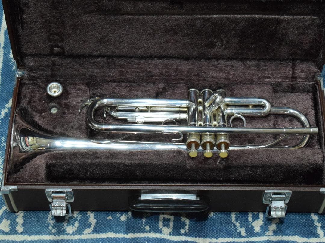 YAMAHA YTR-3320S 赤ベル・銀メッキ ケース・マウスピース付