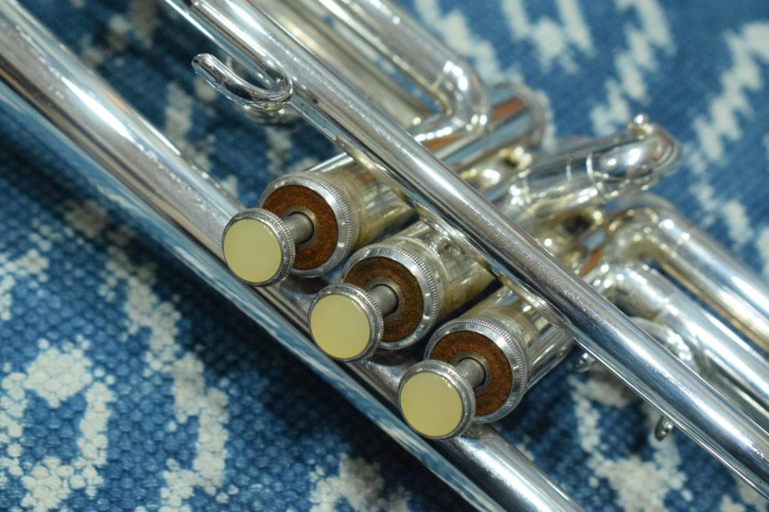 YAMAHA YTR-3320S 赤ベル・銀メッキ ケース・マウスピース付