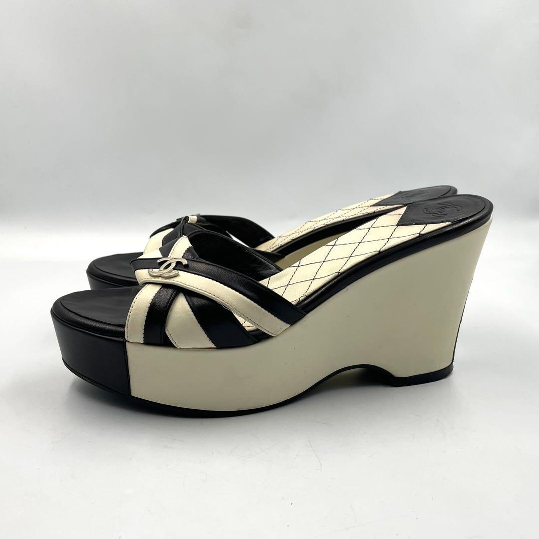 《超美品》シャネル 厚底 サンダル ココマーク マトラッセ バイカラー 白黒系