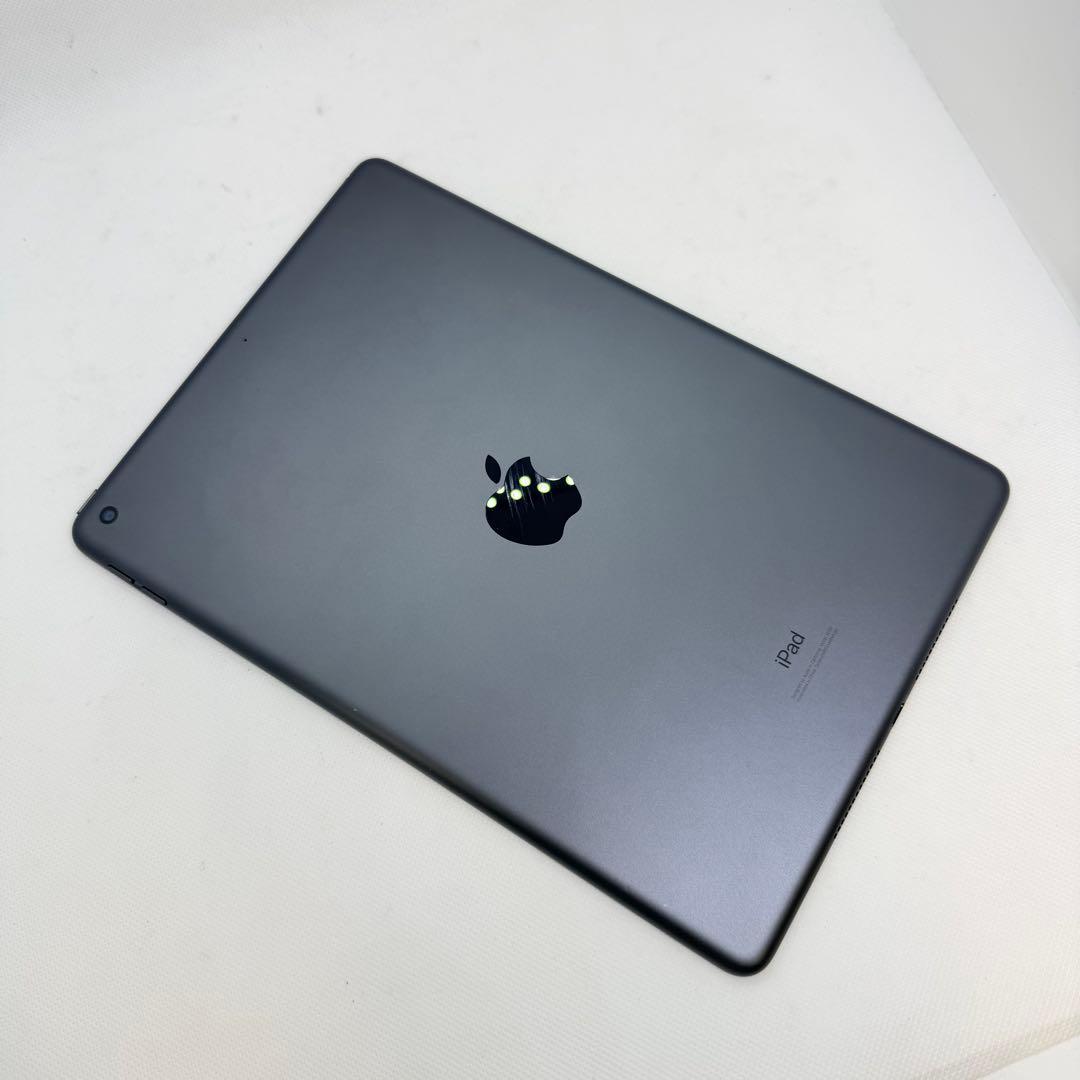 美品 iPad 第7世代 (32GB) Wi-Fiモデル