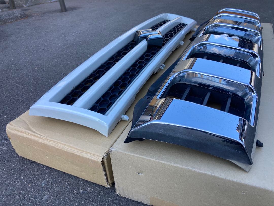 【2個セット】SUZUKI ジムニー JB23 グリル白＆クローム【送料込み】