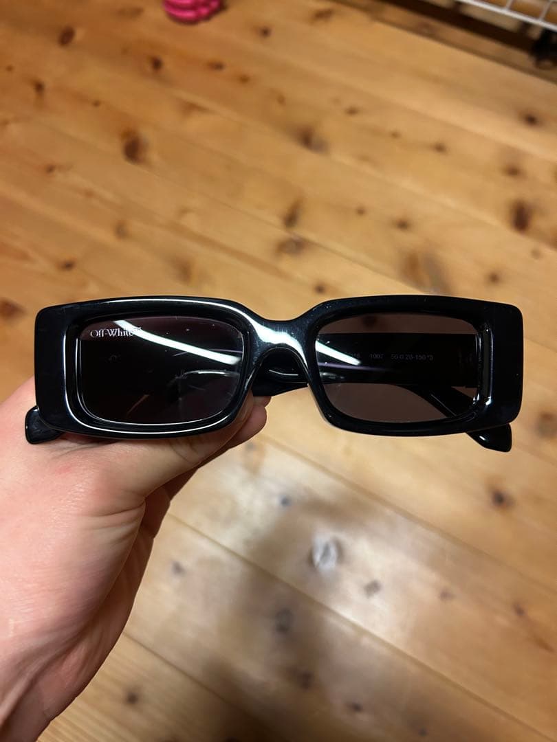 Off-White™ ブラックサングラス 422