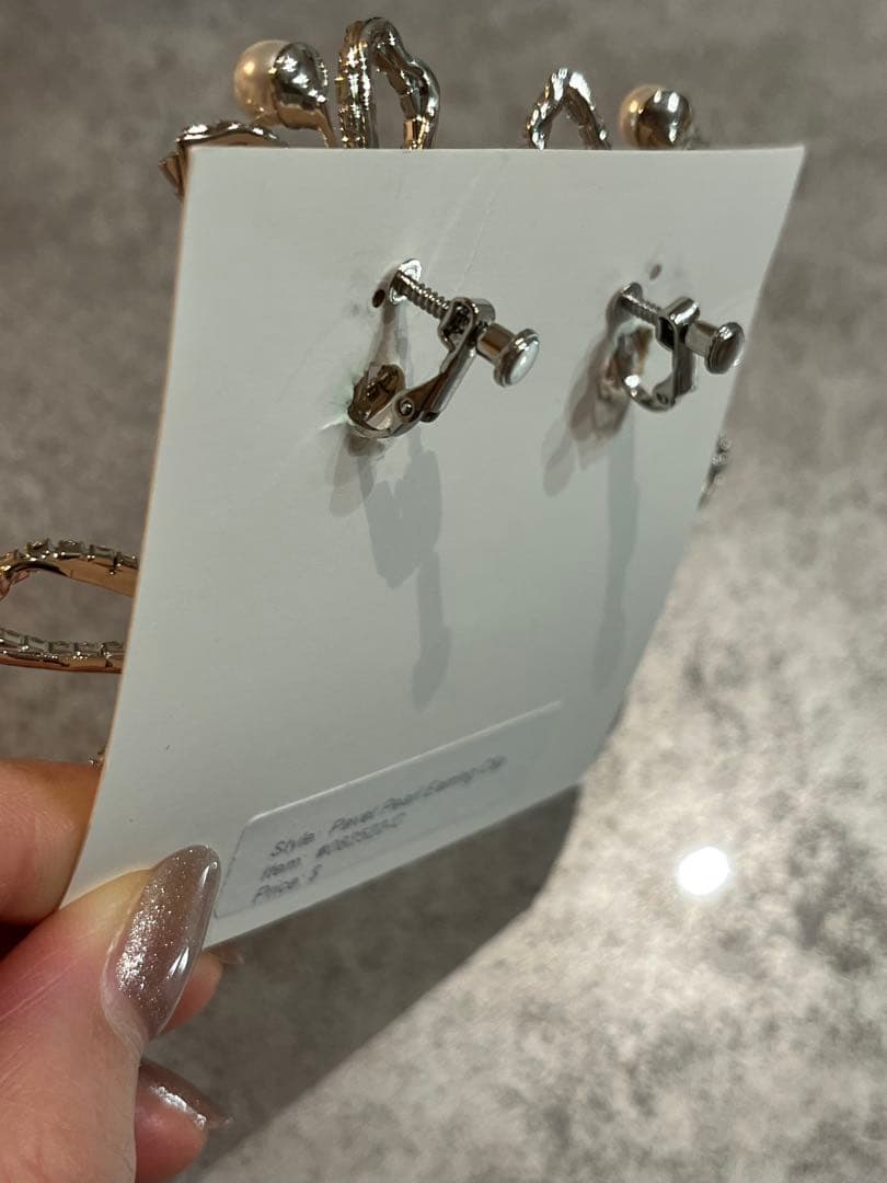 Elizabeth bower Pavet Pearl イヤリング　シルバー