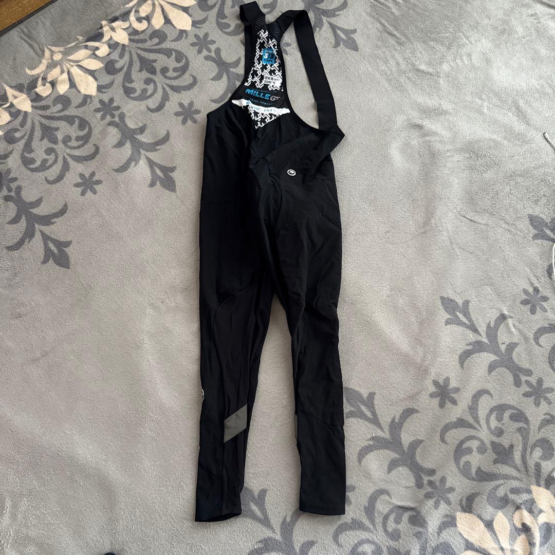 アソスロードバイクビブショーツ