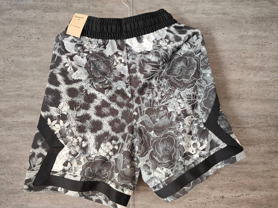 Sサイズ 新品 未使用 タグ付き 廃番 ナイキ　ジョーダン ショーツ 豹 花柄