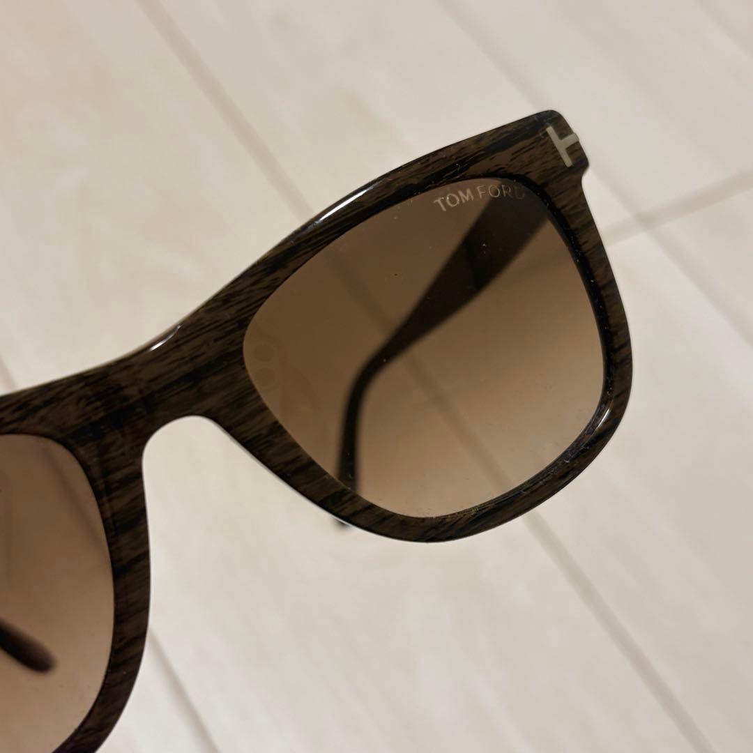TOM FORDサングラス　ブラウン