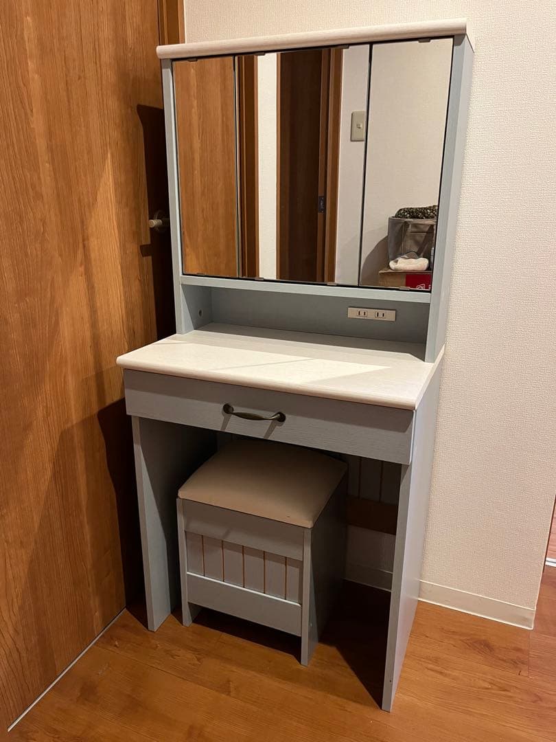値下げしました！ドレッサー 北欧 水色 椅子付き