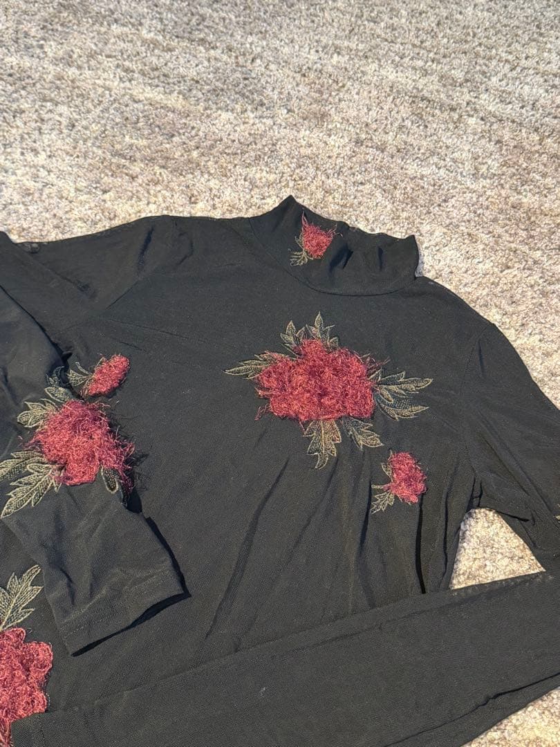 【最安値】AMERI UND 3D FLOWER SKIN TOP