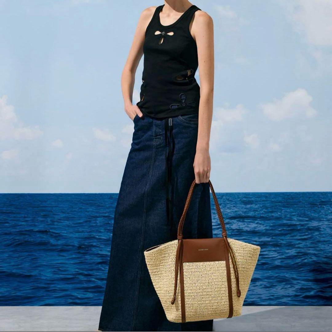 【美品✨】チャールズアンドキース　シャリア ラフィアウーブントートバッグ