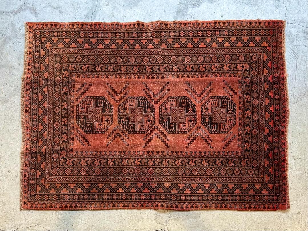 【Vintage rug】アフガニスタン産｜176 × 127cm｜トルクメン族