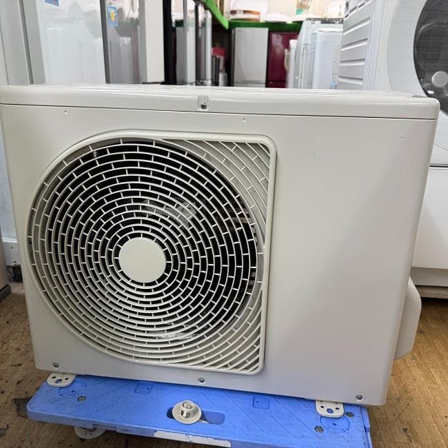 美品【 TOSHIBA 】東芝 おもに6畳用 ルームエアコン RAS-H221R