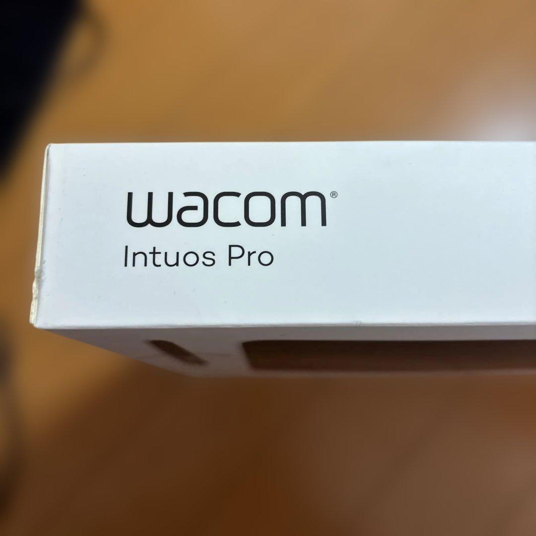 Wacom Intuos Pro Mプロフェッショナルペンタブレット　本体