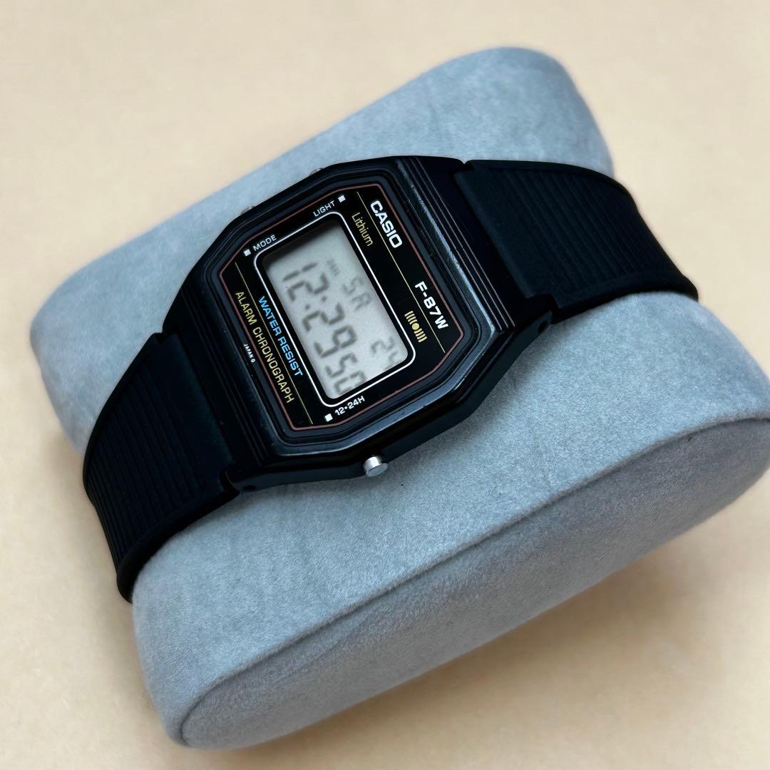 時計 CASIO F-87W