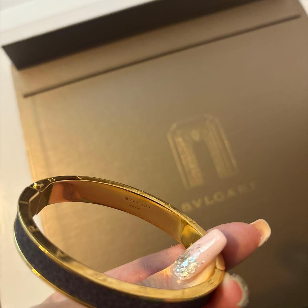 ブルガリ　ブルーレザー　バングル