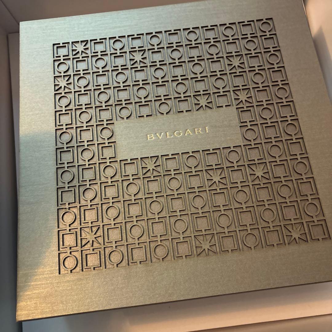 ブルガリ　ブルーレザー　バングル