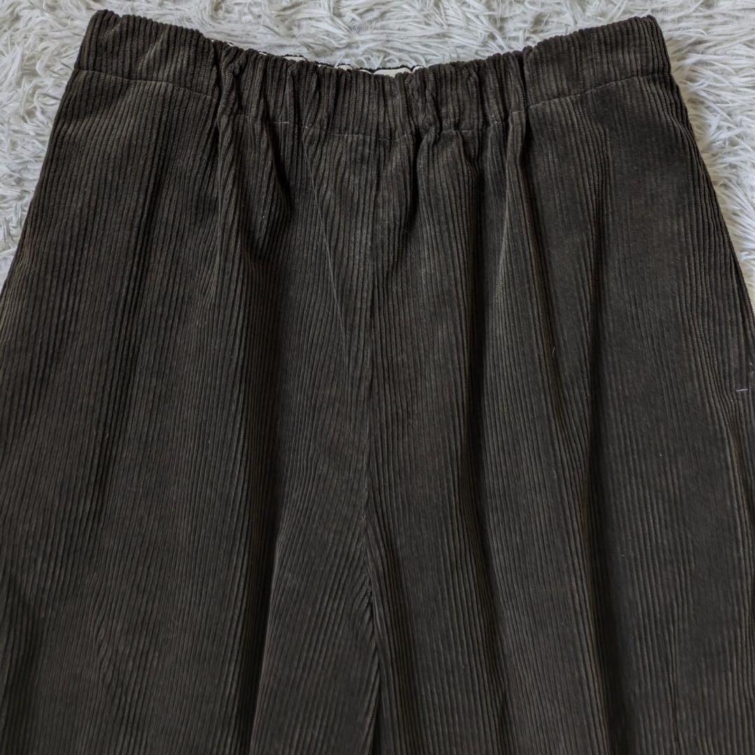 HUIS./遠州織物　シャトルコーデュロイバルーンパンツ（太畝　カーキブラウン）