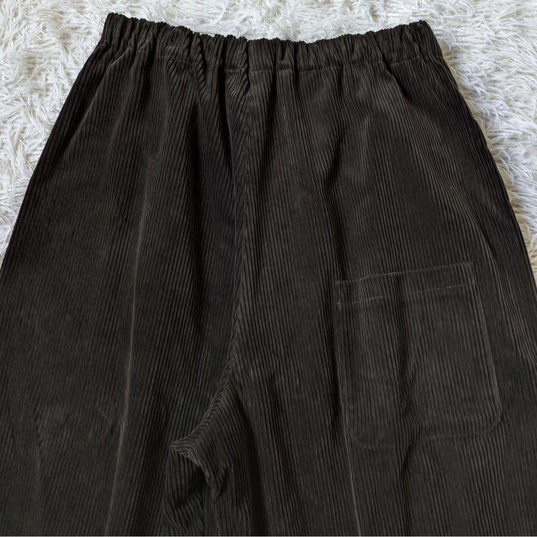 HUIS./遠州織物　シャトルコーデュロイバルーンパンツ（太畝　カーキブラウン）