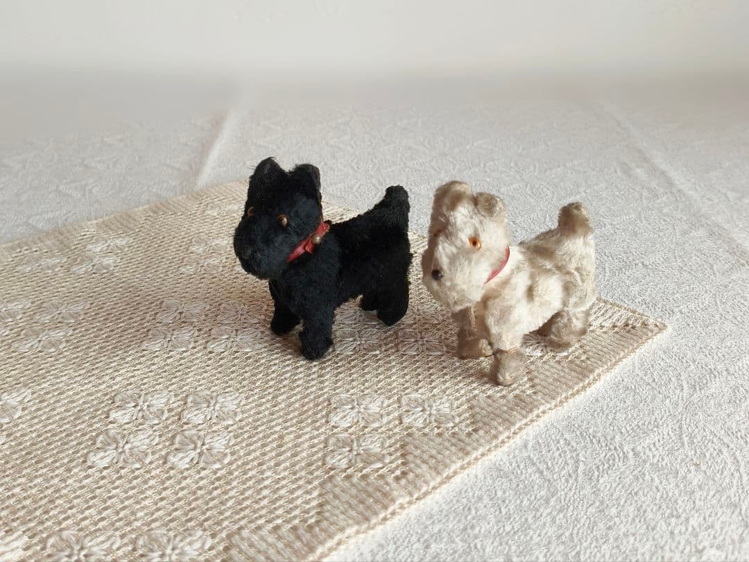 * vintage teria ❀ クリーム色の毛並みの テリアさん