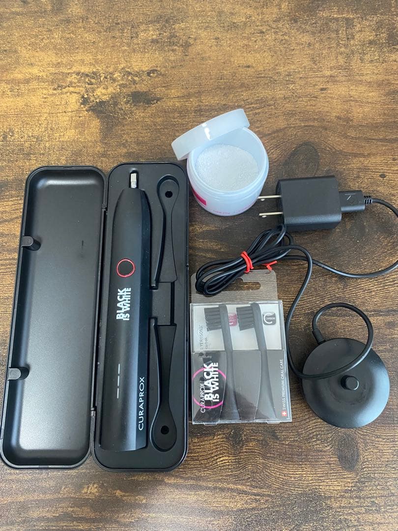 CURAPROX BLACK IS WHITE 電動歯ブラシ本体/充電器