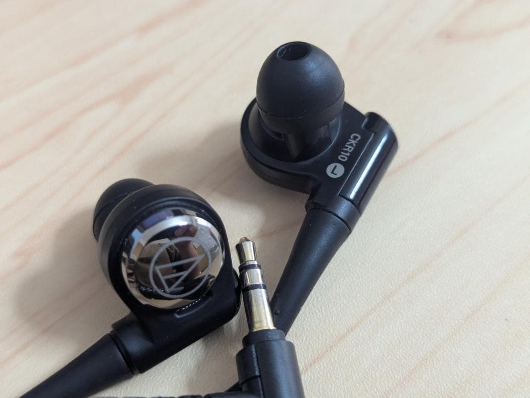 オーディオテクニカ ATH-CKR10 インイヤーヘッドホン ブラック 箱付き