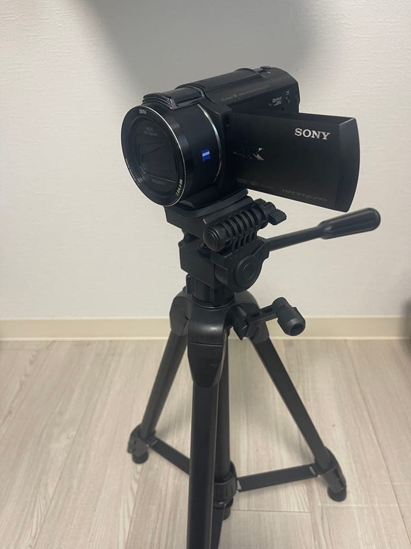 SONY FDR-AX45本体 三脚　Colemanバッグ