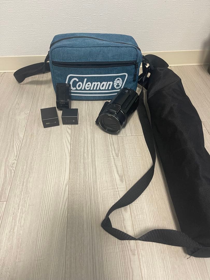 SONY FDR-AX45本体 三脚　Colemanバッグ