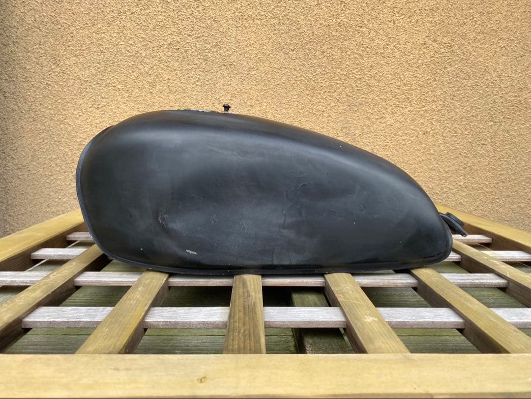 [品名] カワサキ250tr 純正タンク(キャブ車用)